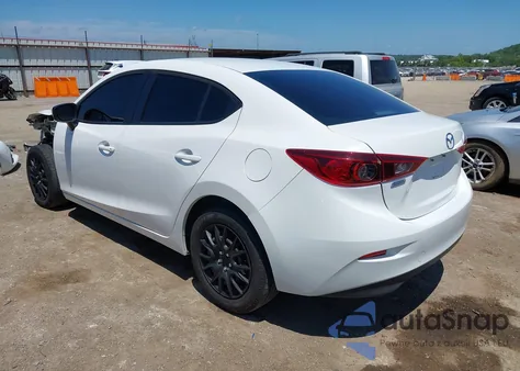2018 Mazda Mazda3 Sport из США, поврежденный, VIN 3MZBN1U70JM249689